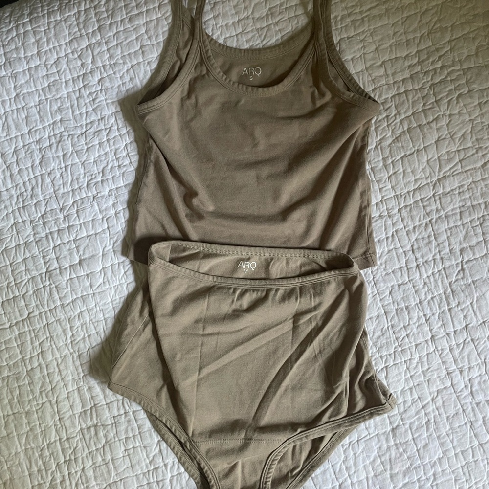 ARQ Tank + High Waisted Underwear Set. Tank S, Underwear, M - Picture 5 of 5